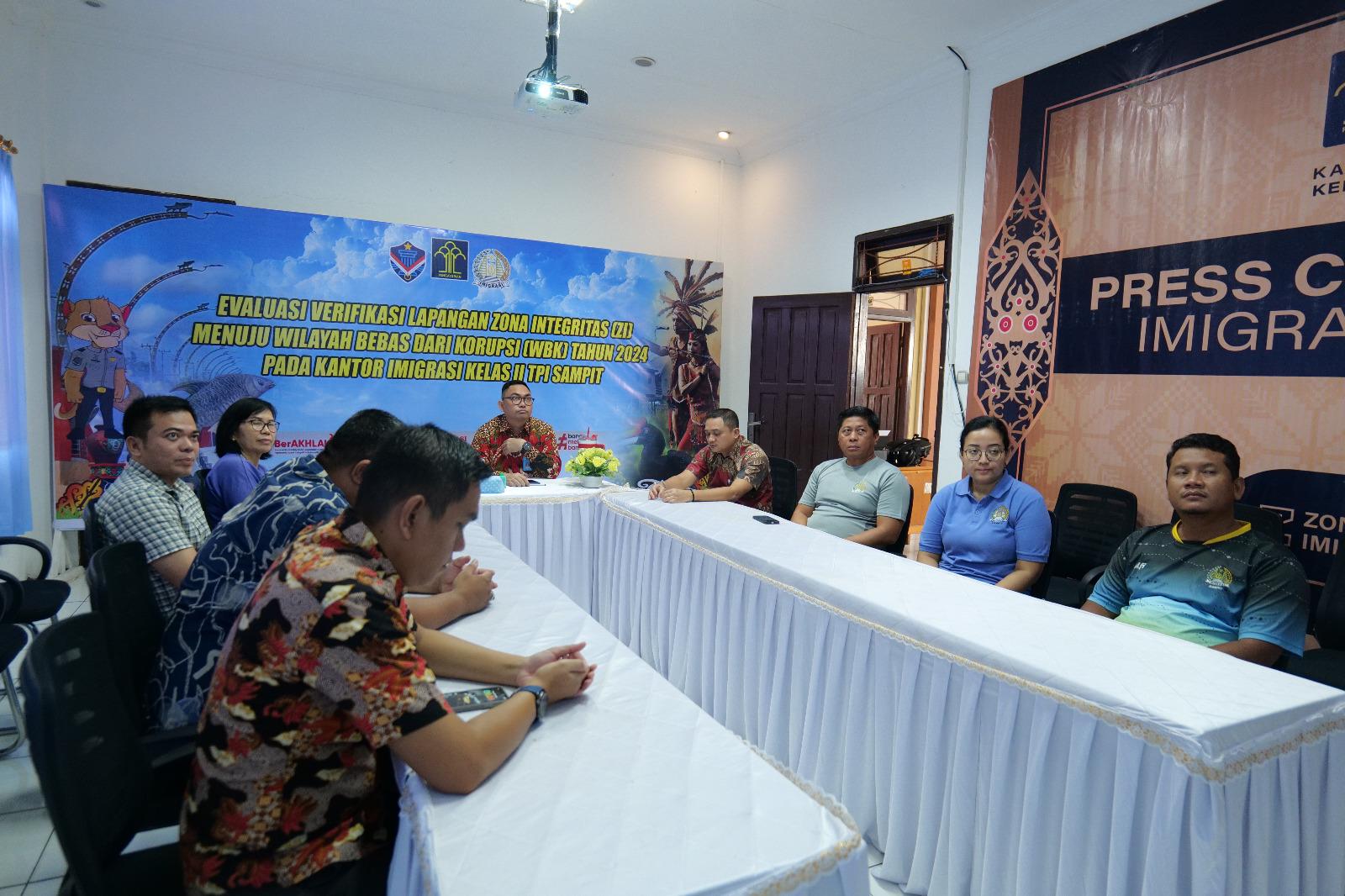 Imigrasi Sampit Ikuti Sosialisasi Perpanjangan Waktu Survei Penilaian Integritas KPK di Lingkungan Kemenkumham Secara Virtual