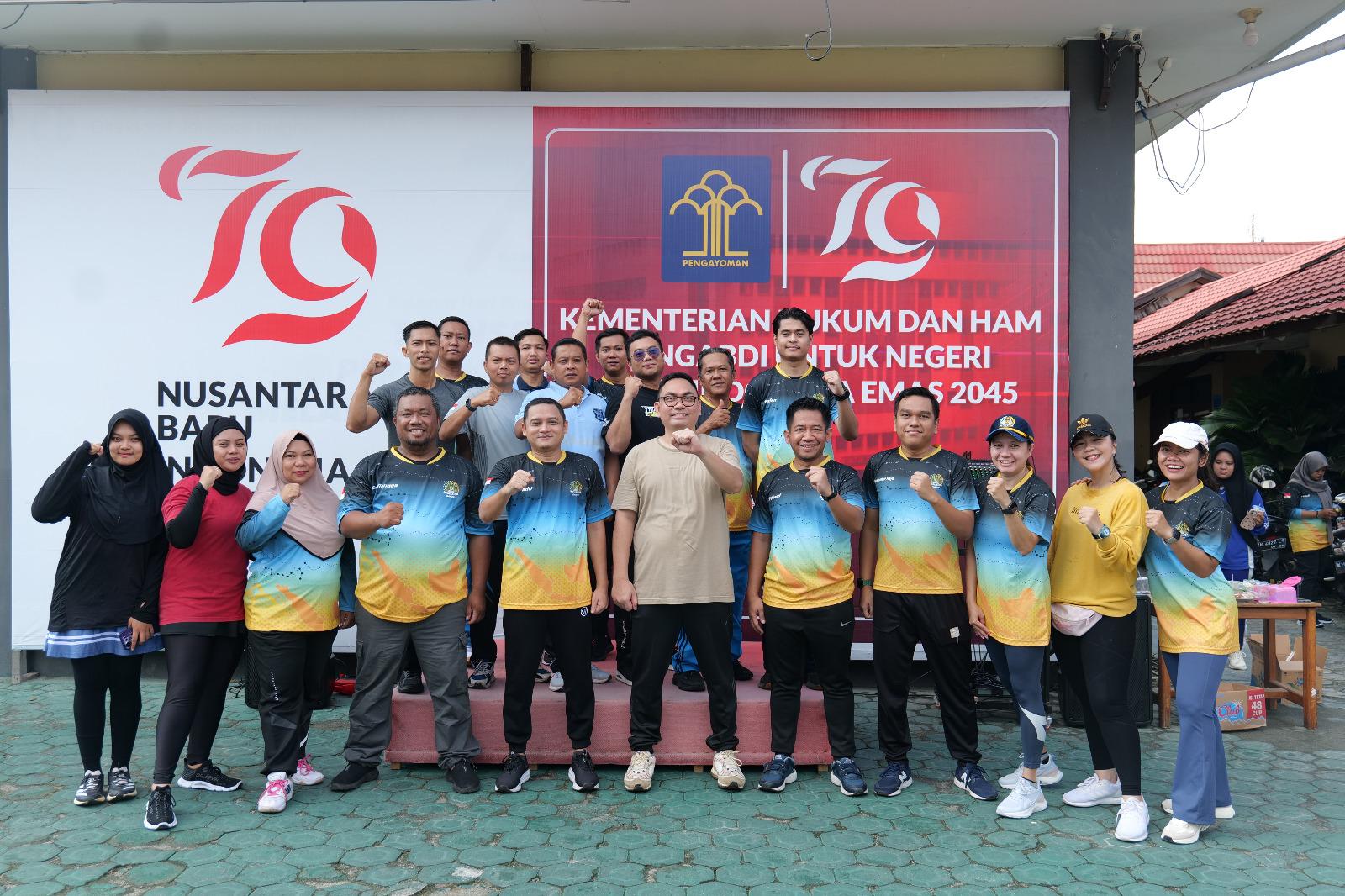 Membangun Kebersamaan dan Kesehatan, Senam Pagi di Kantor Imigrasi Sampit