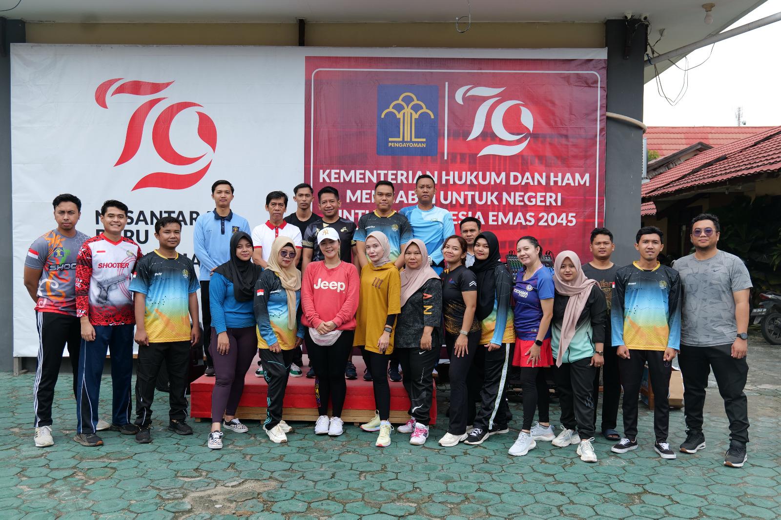 Kantor Imigrasi Sampit Gelar Senam Bersama sebagai Sinergi untuk Kebugaran dan Kebahagiaan